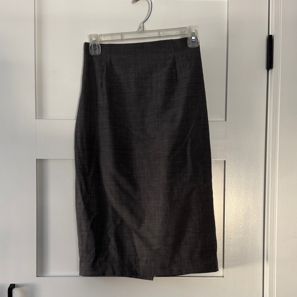 Aritzia Babaton skirt